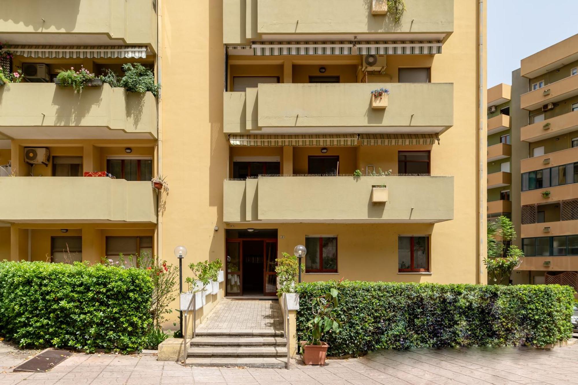 Kalbia Apartment Or Rooms Renovated, Functional, Intimate And More Cagliari Kültér fotó
